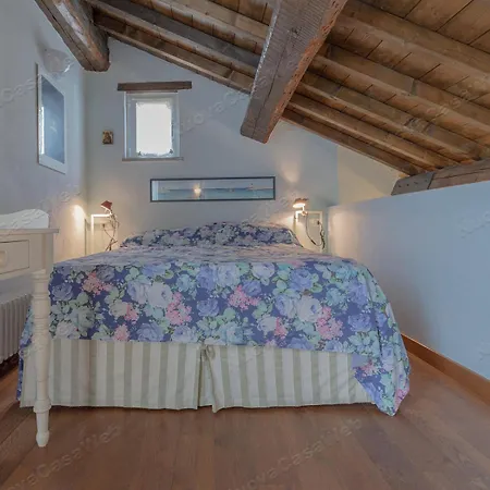 La Casa Tra Gli Ulivi بيت للعطل *