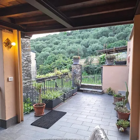 La Casa Tra Gli Ulivi بيت للعطل *