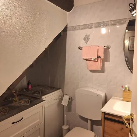 La Casa Tra Gli Ulivi بيت للعطل